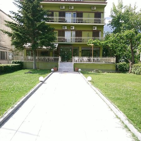Astron Hotel Лутра Ипатис Екстериор снимка